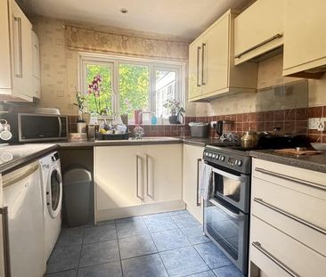 3 bedroom semi-detached house to rent - Photo 5