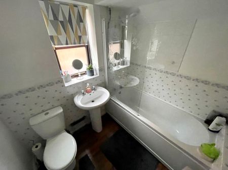 3 bedroom house to rent Snowberry Avenue, Belper, DE56 - Photo 4