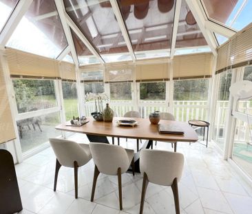 MAISON MODERNE FAMILIALE AVEC VERANDA DE 240 M2 env. AVEC JARDIN PR... - Photo 1