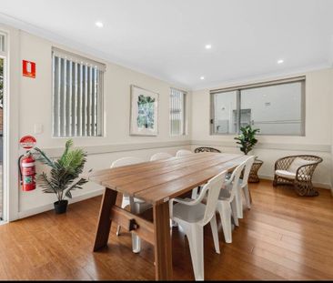 Petersham - Photo 6