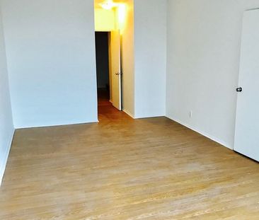 3455 Chemin de la Côte-des-Neiges apartment — Montréal, QC (2-Bedroom) - 2 Bedroom - Photo 6