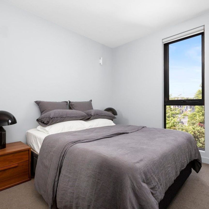 Fully Furnished Cosmopolitan Living with North-Facing Balcony - Photo 1
