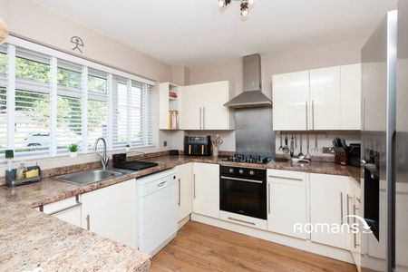 Derwent Close, Farnborough, Hampshire, GU14 - Photo 5