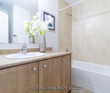 For Lease - 8 Graywardine Lane, Ajax, Ontario - Photo 1