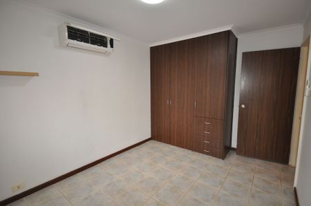 Neat as a pin - Photo 5