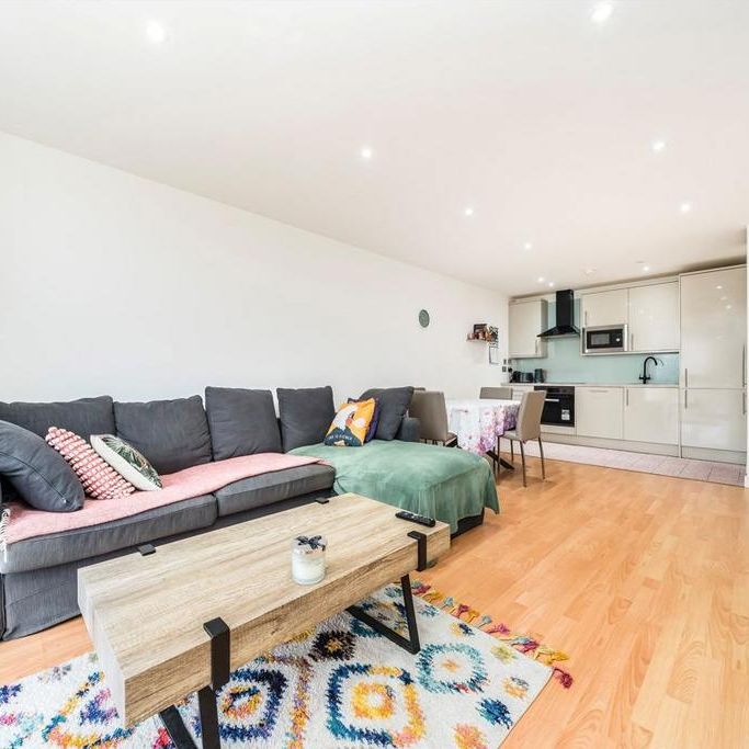 1 bedroom flat to rent - Photo 1