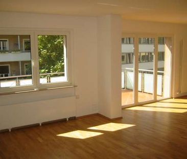 *IM BESTEN WESTEND MIT PARKETT UND RIESIGEM SONNENBALKON* - Foto 2