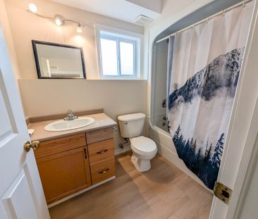 Cozy 3-Bedroom Lower Unit in St. Catharines! - Photo 3