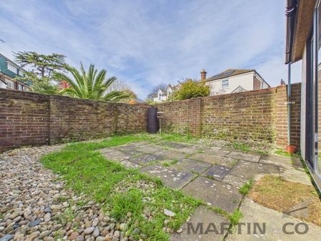 1 bedroom ground floor flat to rent - Photo 2