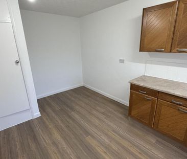 3 bedroom end of terrace house to rent - Photo 6