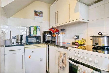 Fleetham Gardens, Lower Earley, Reading, Berkshire, RG6 - Photo 4