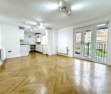 2 bedroom flat to rent - Photo 3