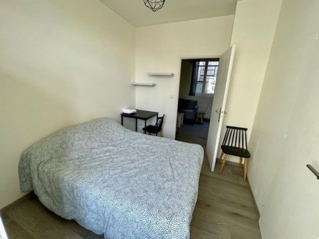 EN CENTRE VILLE JOLI MEUBLE AVEC PETITE COUR - Photo 3