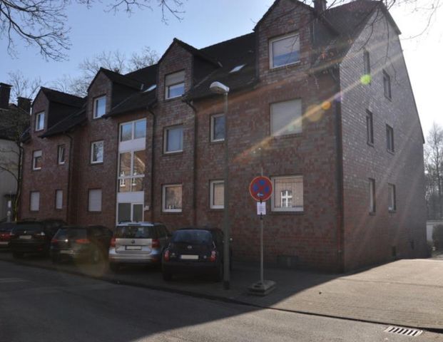 Ruhig gelegene 3,5 Raum DG Wohnung in GE-Buer mit Balkon - Foto 1