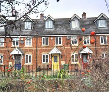 3 bedroom terraced house to rent - Photo 1