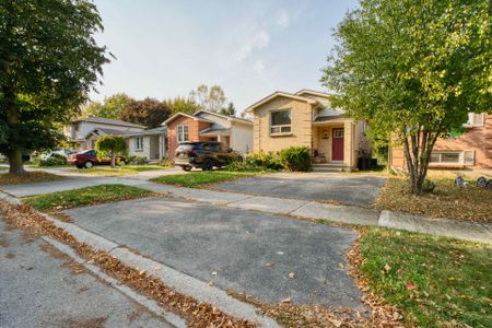 For Lease - 210 Olympic Crescent, London North, Ontario - Photo 2