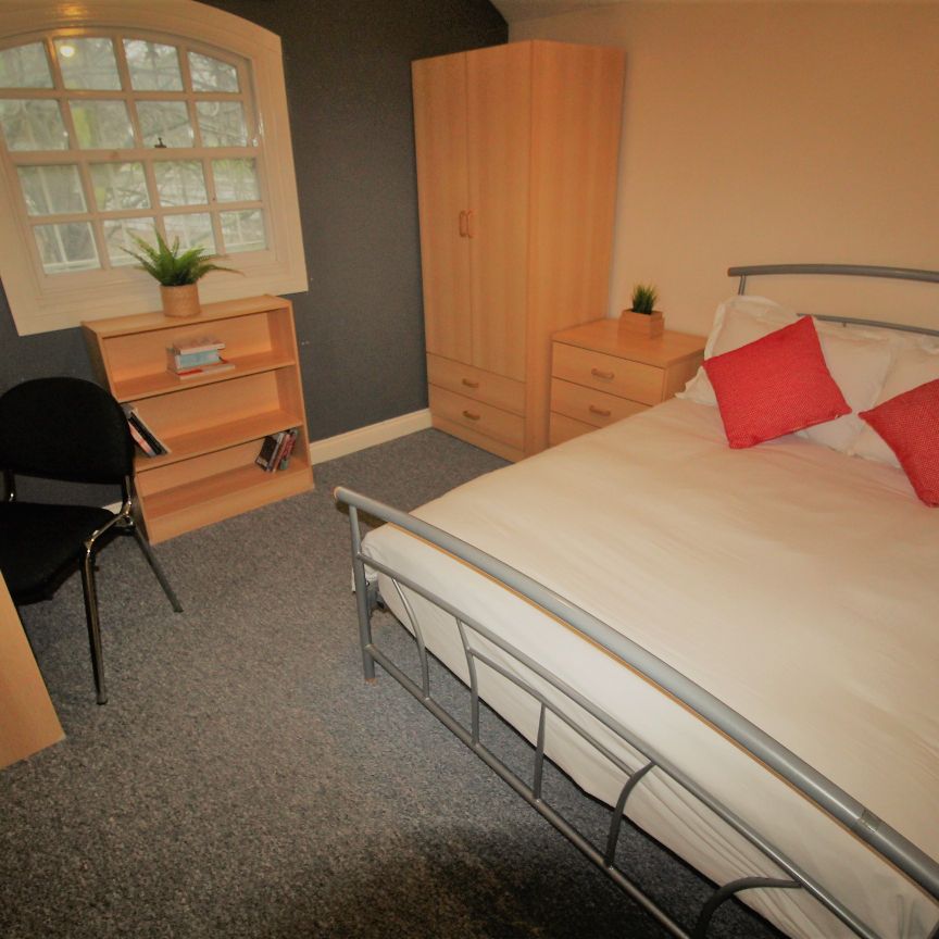 Flat 11, 221 Woodhouse Street, LS6 2UZ, Leeds - Photo 1