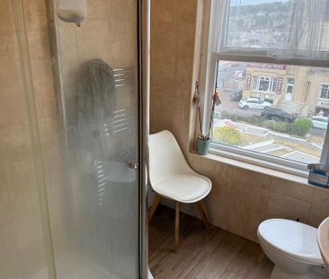 1 bedroom in a house share to rent - Photo 5