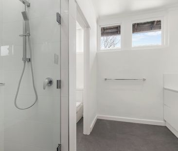 MODERN FAMILY HOME - Photo 3