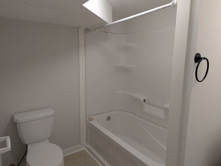 For Lease - 63 Pelham Road Unit# 5 - RM1, St. Catharines, Ontario - Photo 5