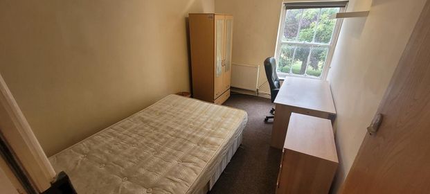 3 bedroom flat to rent - Photo 1