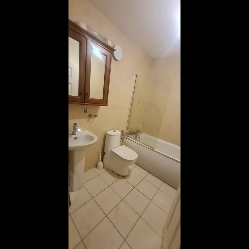 4 Bed Maisonette, Harpers Yard, N17 - Photo 1