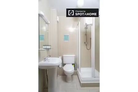 Apartment for rent in Docklands South, Dublin - Photo 4