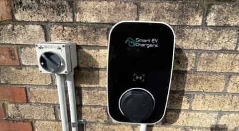 Bright and Sunny - Photo 1