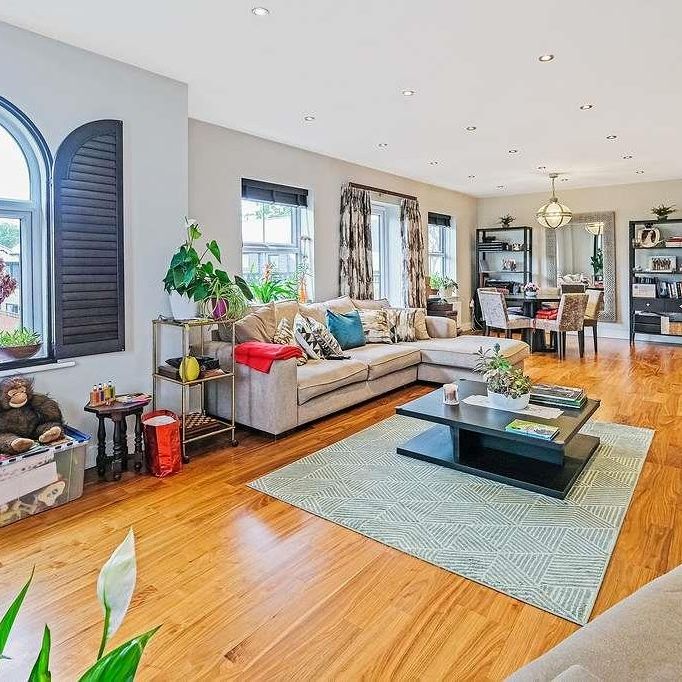 Queens Road, Queens Road, Buckhurst Hill - Photo 1