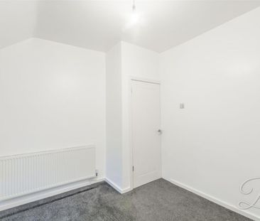 3 bedroom - Photo 3
