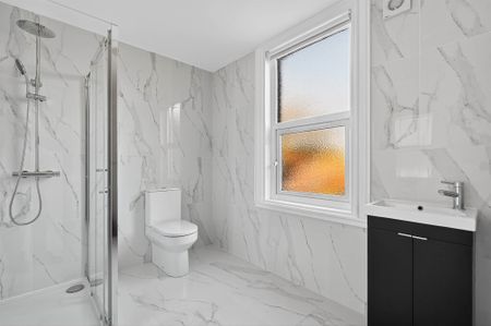 Apt 3 56 Myrtlefield Park, BELFAST, BT9 6NF - Photo 3