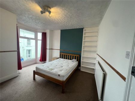 5 bedroom semi-detached house to rent - Photo 3