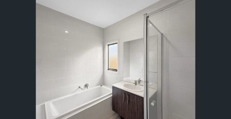 🏡 Brand New 4-Bedroom House in Eynesbury - Photo 4