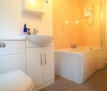 2 bedroom semi-detached house to rent - Photo 5