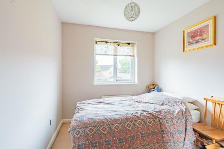 3 bedroom terraced house to rent - Photo 4