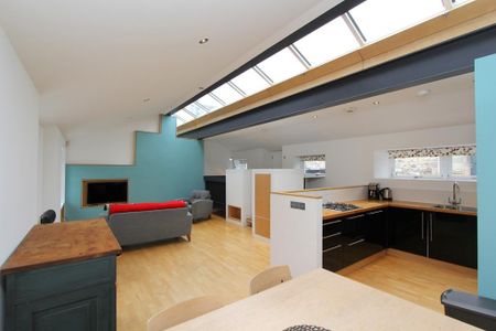 1 bedroom mews to rent - Photo 4