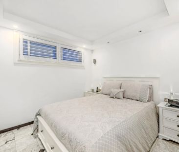 Large luxury family entertainer set on 865sqm - Photo 3