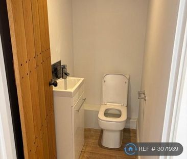 2 bedroom semi-detached house to rent - Photo 5