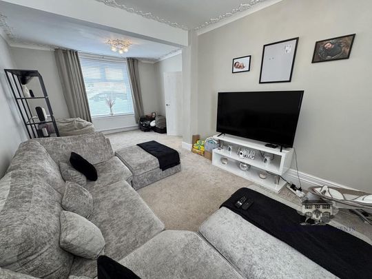 3 bedroom end of terrace house to rent - Photo 1