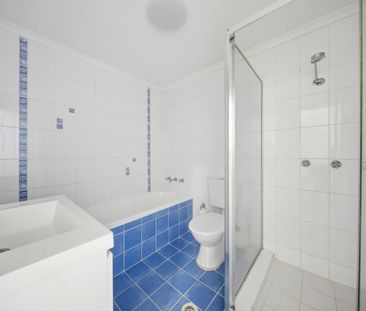 Spacious Two-Bedroom Apartment - Photo 6