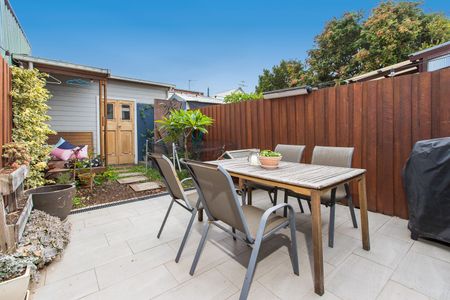 2 Bedroom Terrace Home in the Sought after Suburb of Cooks Hill - Photo 5