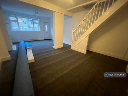 3 bedroom terraced house to rent - Photo 3