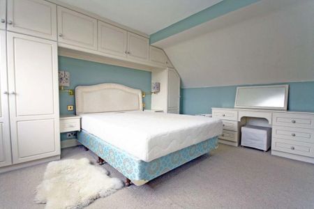 4 bedroom terraced house to rent - Photo 3