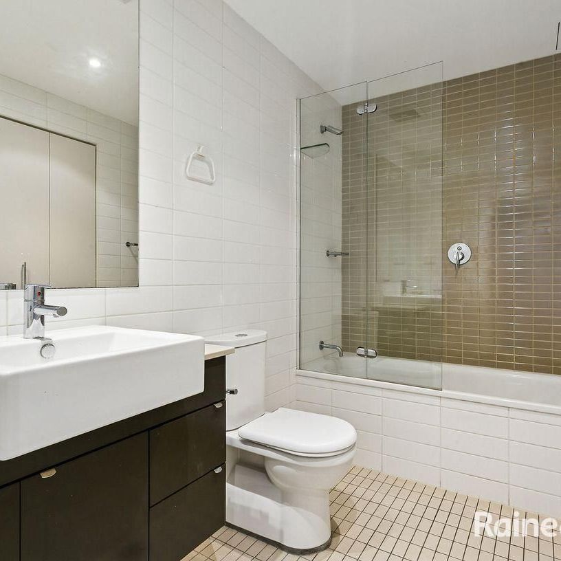 Exceptional Lifestyle Opportunity in a Perfectly Located Maroubra Apartment - Photo 1