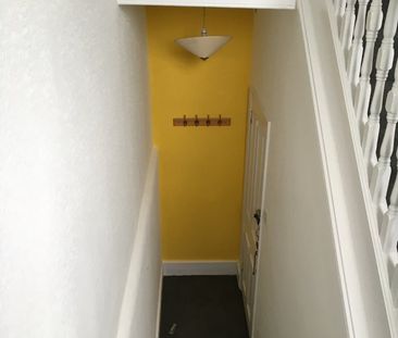 1 Bed Flat, Ferme Park Road, N8 - Photo 1