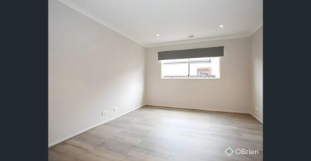 Family-Friendly Home in the Heart of Clyde North - Photo 3