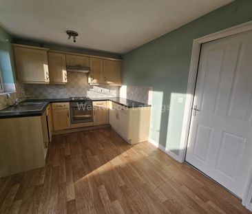 3 bedroom semi-detached house to rent - Photo 1