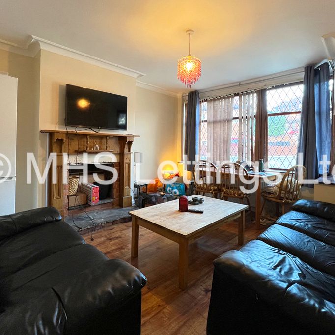 4 Bedroom Semi-Detached House for rent in Richmond Avenue - Photo 1
