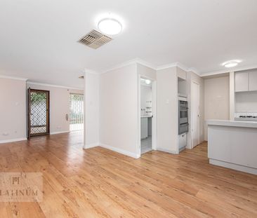 Privacy and Convenience in the Heart of Como - Photo 3