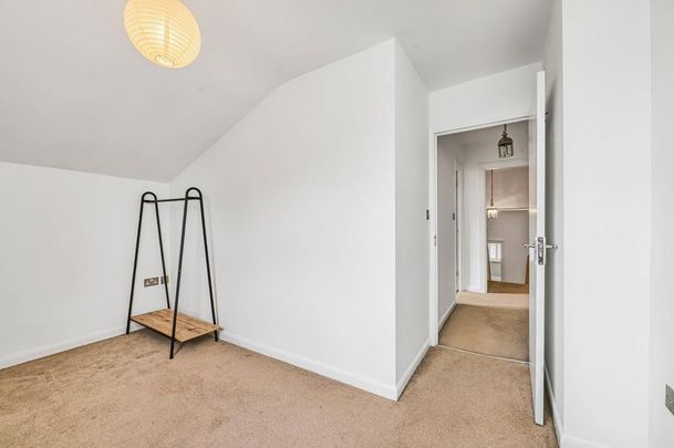 3 bedroom maisonette to rent - Photo 1